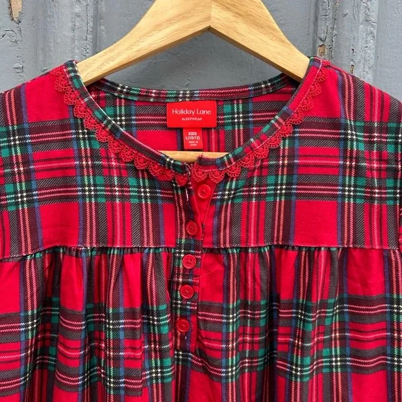 Plaid Family Pyjamas Set, kids 10/12 & 14/16 and Women’s M - Picture 12 of 16